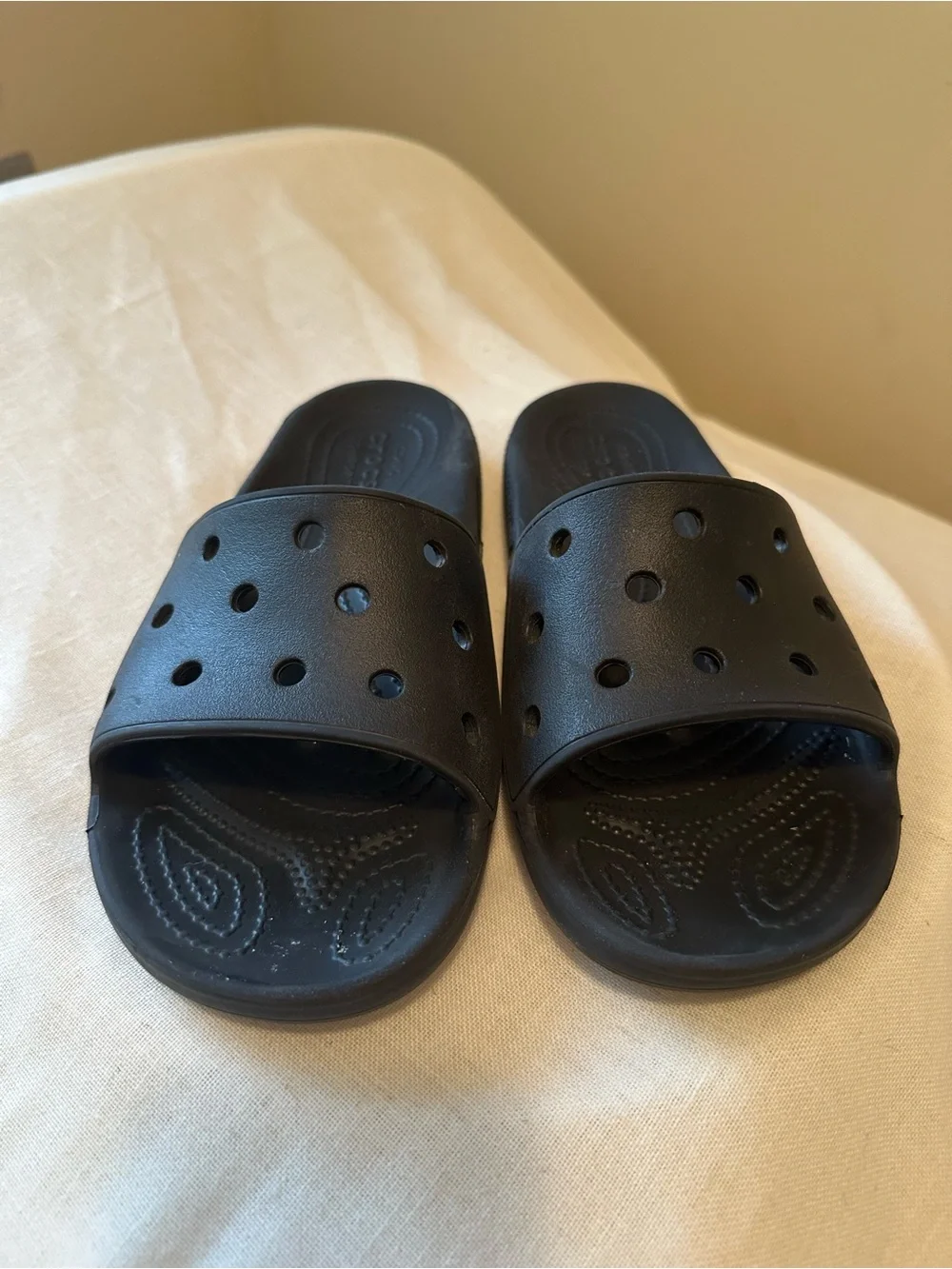 Crocs Comfort Classic Black One Strap Slides Unisex Mens 6 Womens 8 Waterproof